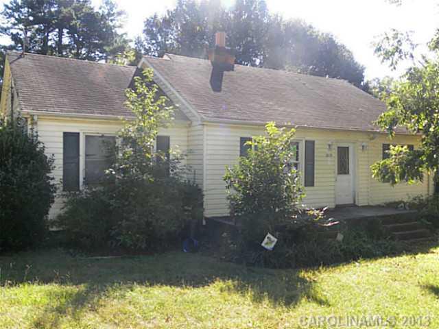 1819 Thriftwood Drive Charlotte NC 28208