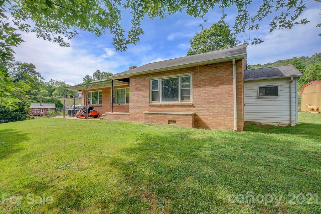 232 P V Road Clyde NC 28721