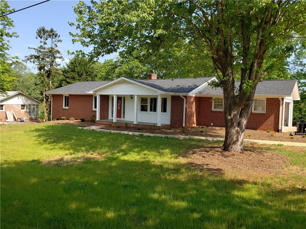 4240 1st Street Ne Hickory NC 28601