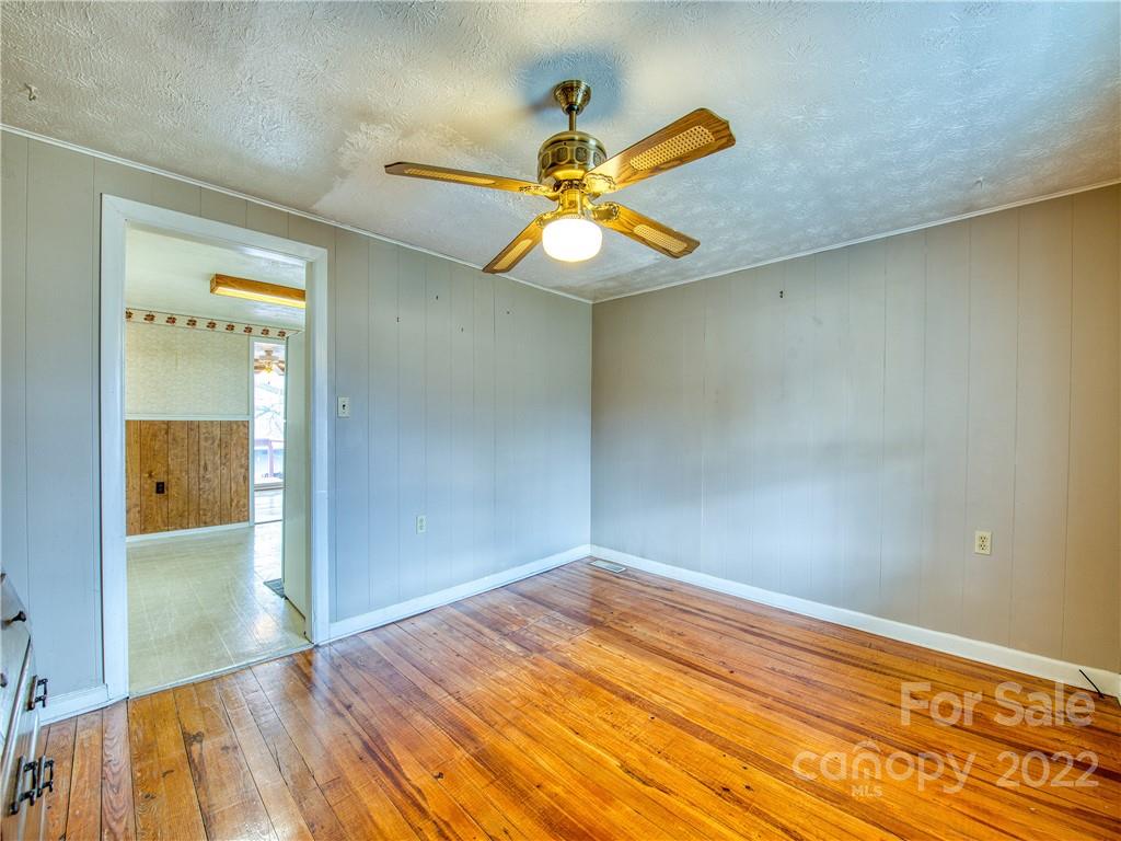 220 Center Pigeon Road Canton NC 28716