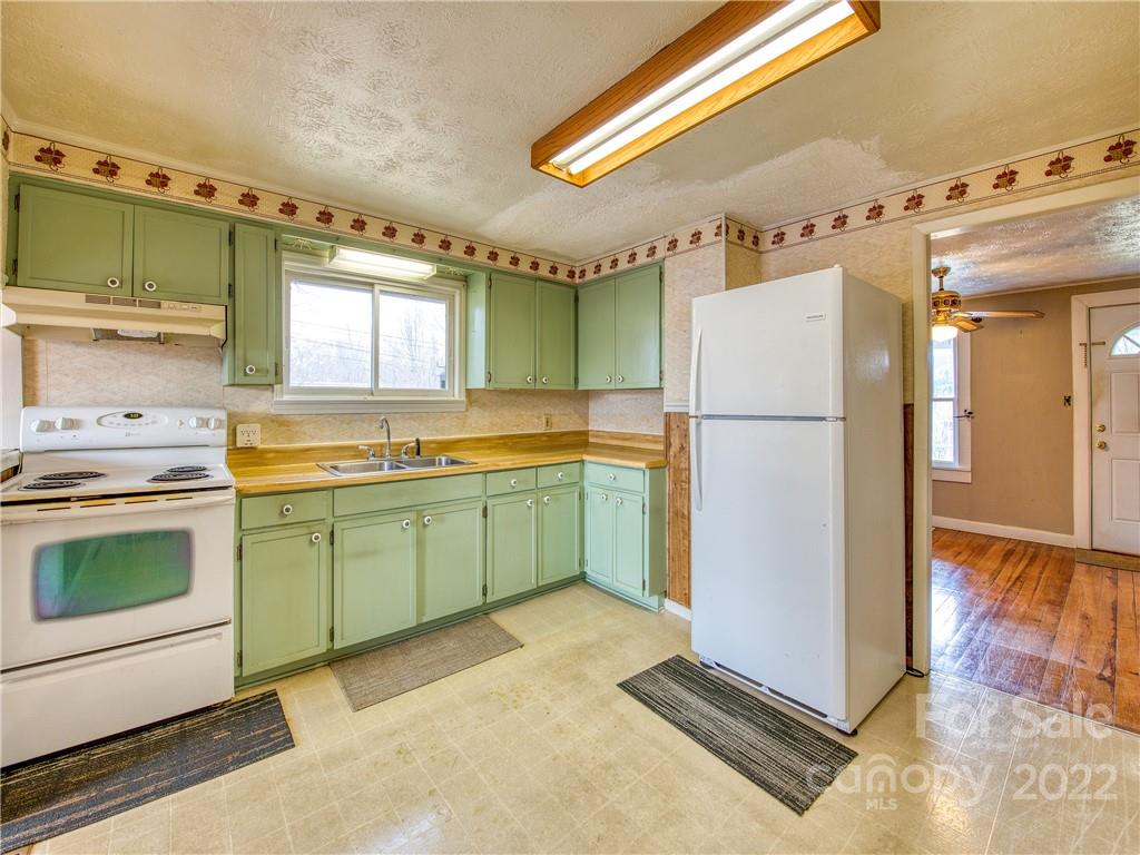 220 Center Pigeon Road Canton NC 28716