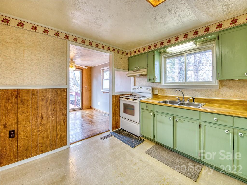 220 Center Pigeon Road Canton NC 28716