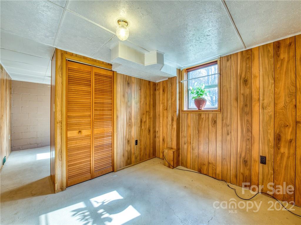 220 Center Pigeon Road Canton NC 28716