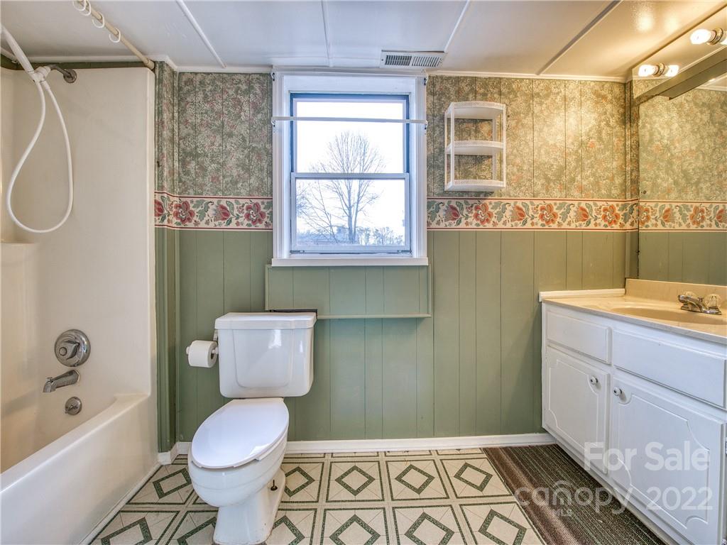 220 Center Pigeon Road Canton NC 28716