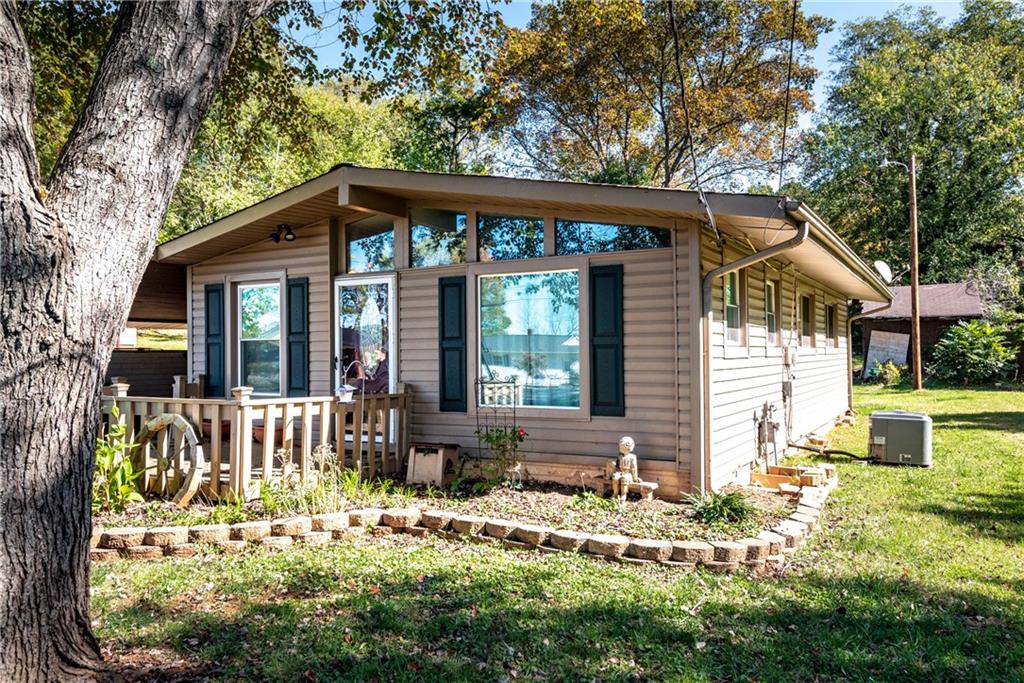 1503 N Frye Avenue Newton NC 28658