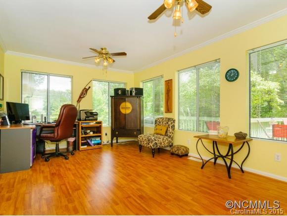 8 Valle Vista Asheville NC 28804