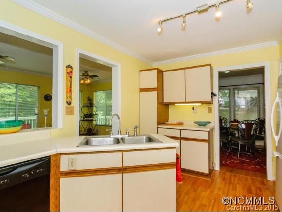 8 Valle Vista Asheville NC 28804