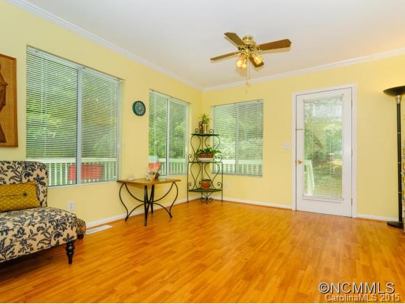 8 Valle Vista Asheville NC 28804