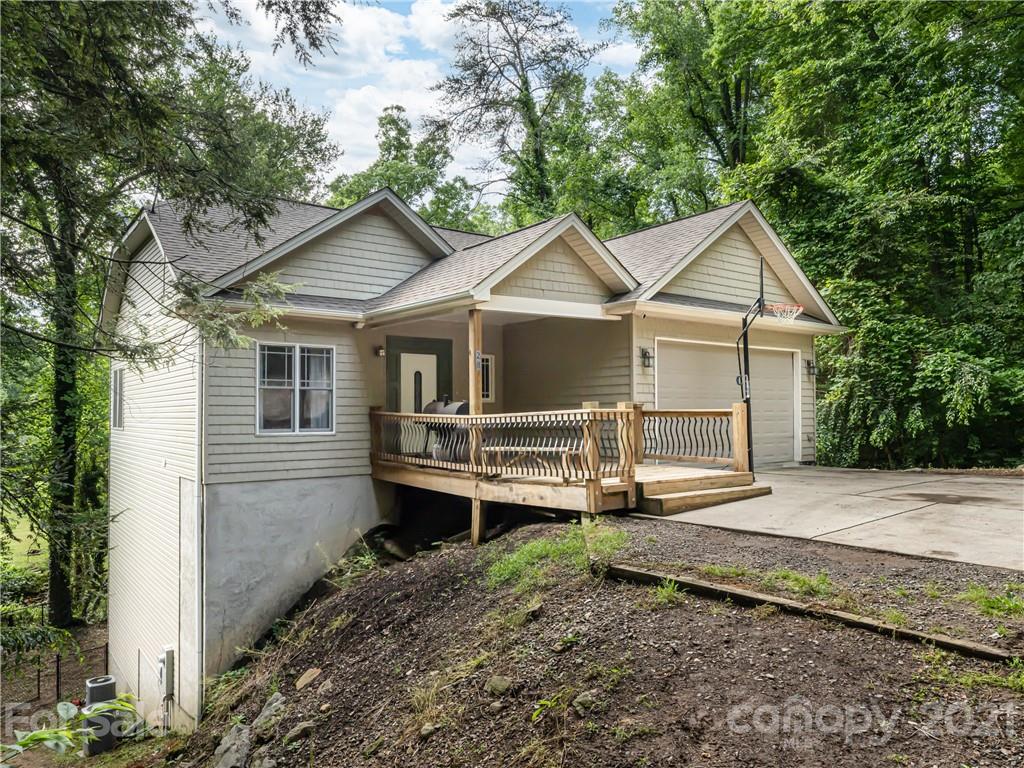 28 Greenbriar Road Black Mountain NC 28711