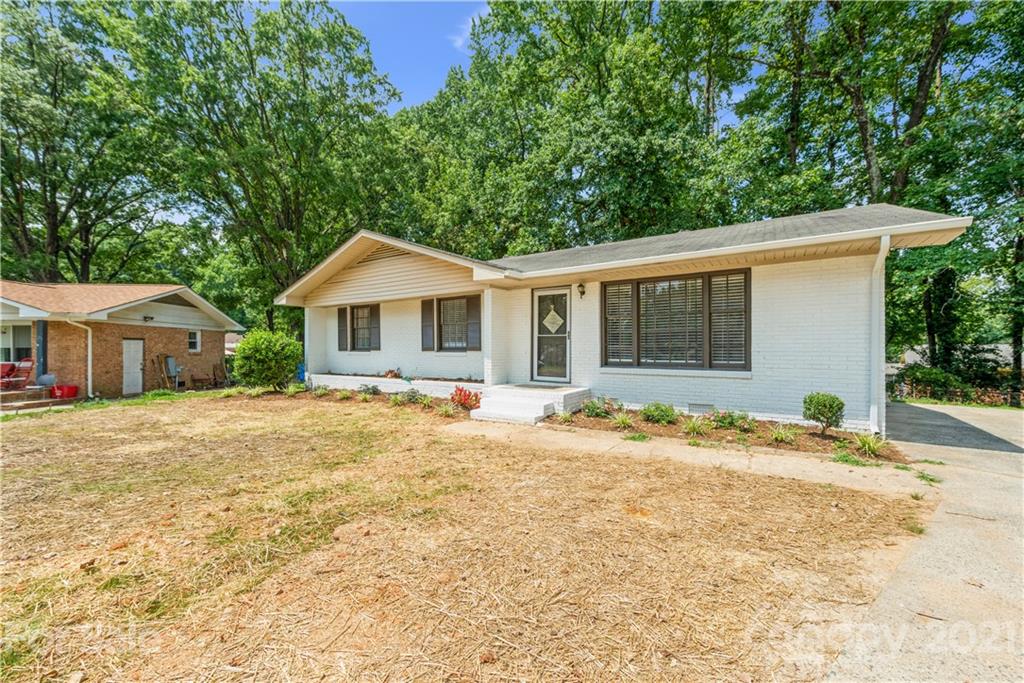 6143 Castle Court Charlotte NC 28213