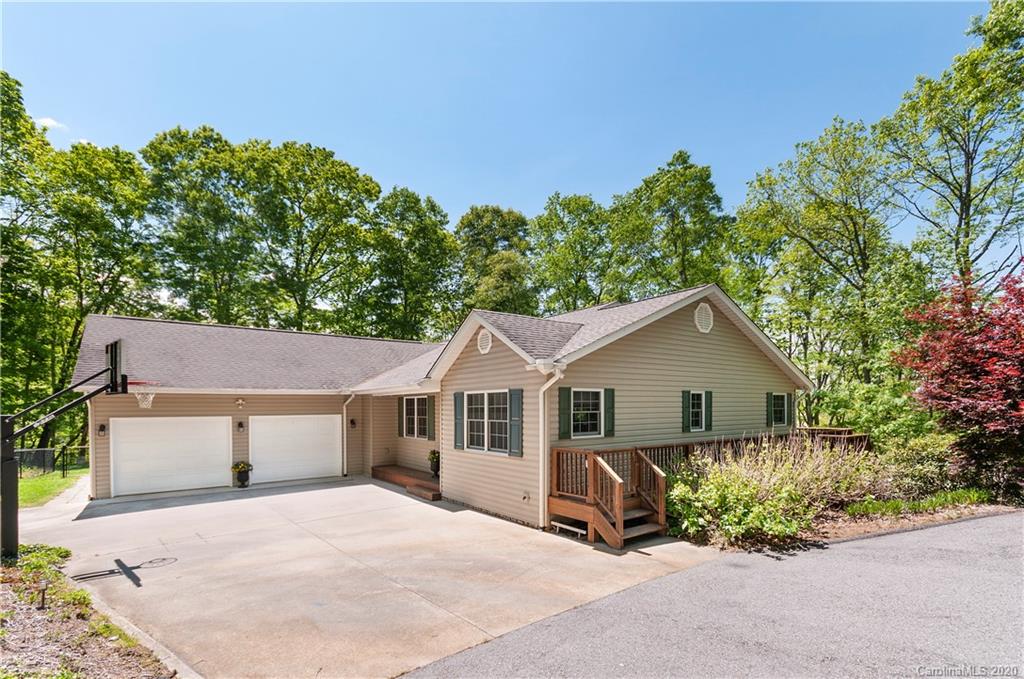 1030 Redfield Drive Clyde NC 28721