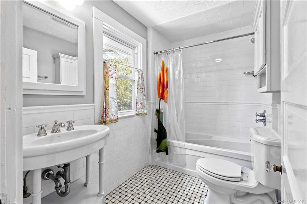 199 Forest Hill Drive Asheville NC 28803