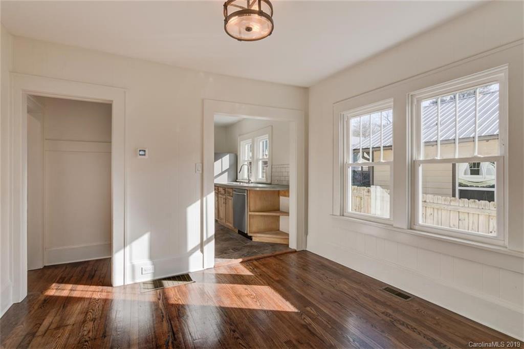 37 Piercy Street Asheville NC 28806