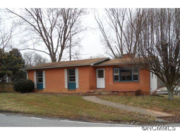 570 Mulberry Street Clyde NC 28721