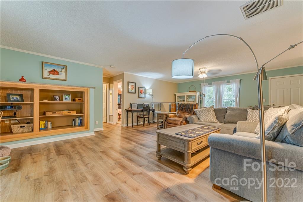 48 Country Gardens Lane Asheville NC 28806