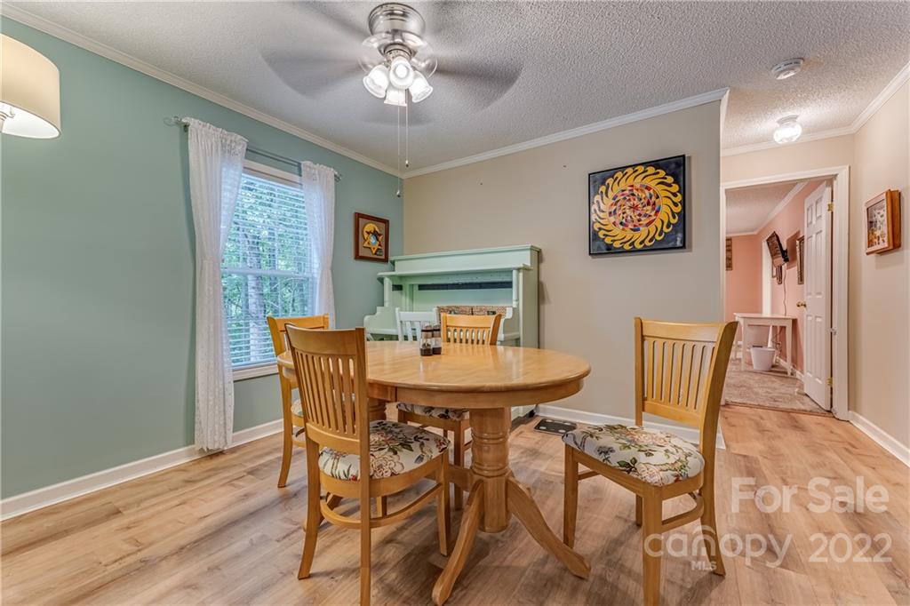 48 Country Gardens Lane Asheville NC 28806