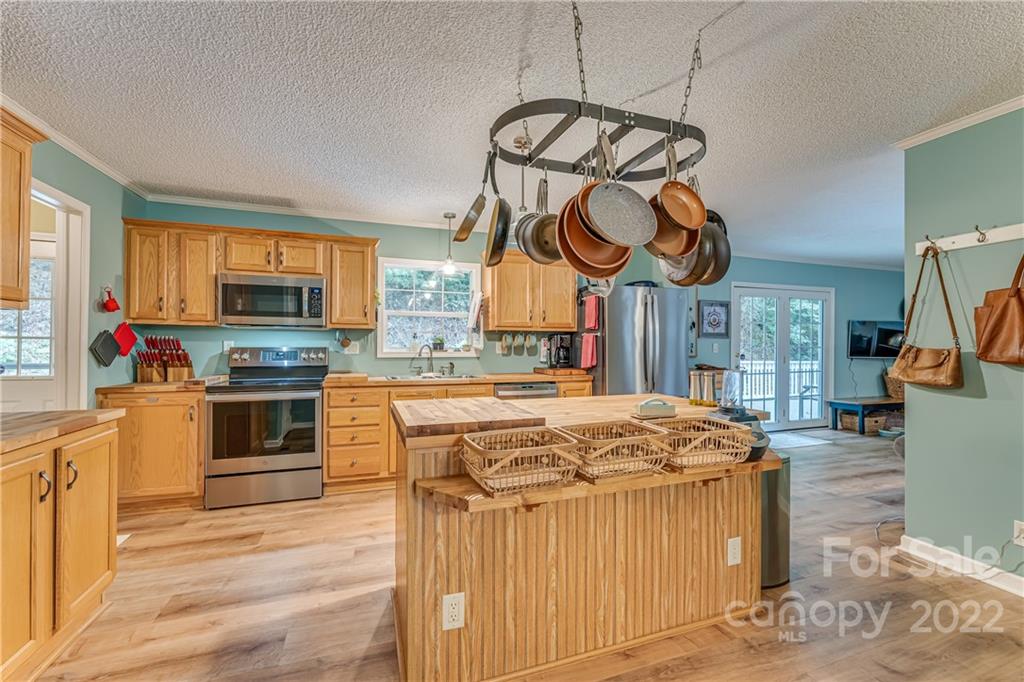 48 Country Gardens Lane Asheville NC 28806