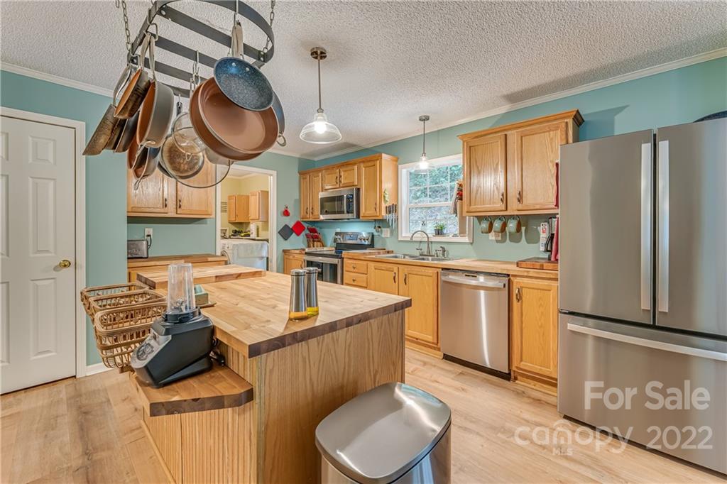 48 Country Gardens Lane Asheville NC 28806