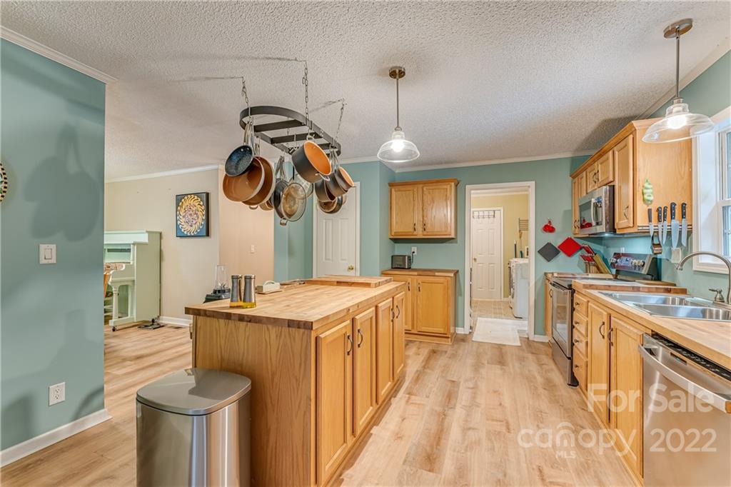 48 Country Gardens Lane Asheville NC 28806