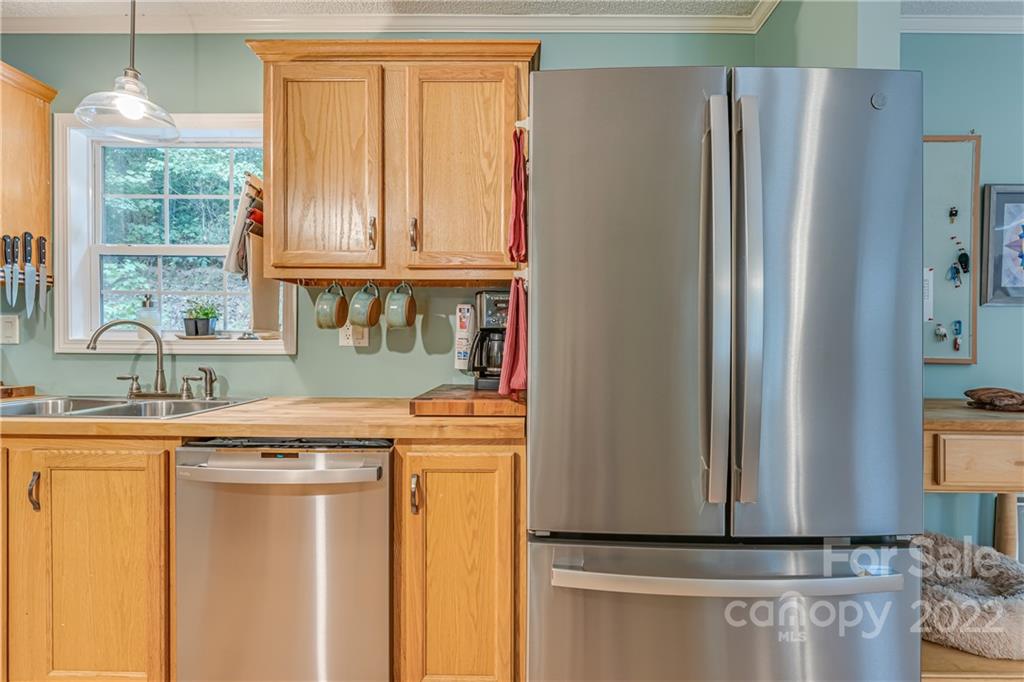 48 Country Gardens Lane Asheville NC 28806