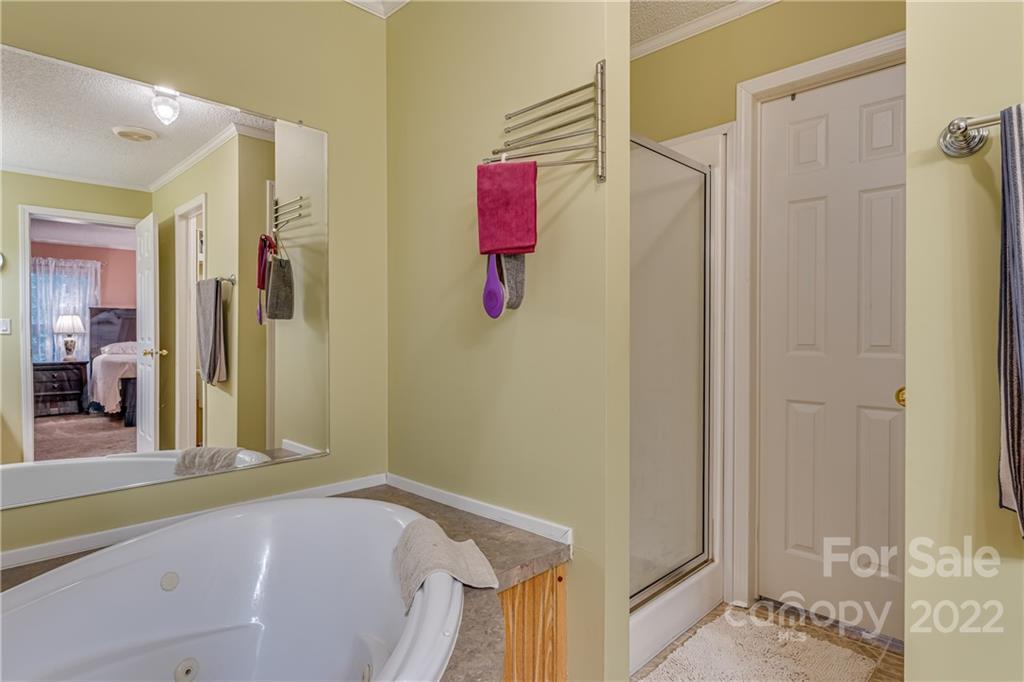 48 Country Gardens Lane Asheville NC 28806
