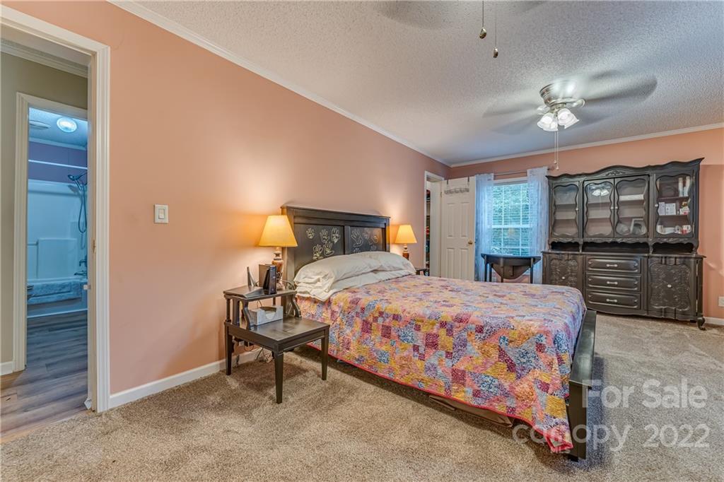 48 Country Gardens Lane Asheville NC 28806