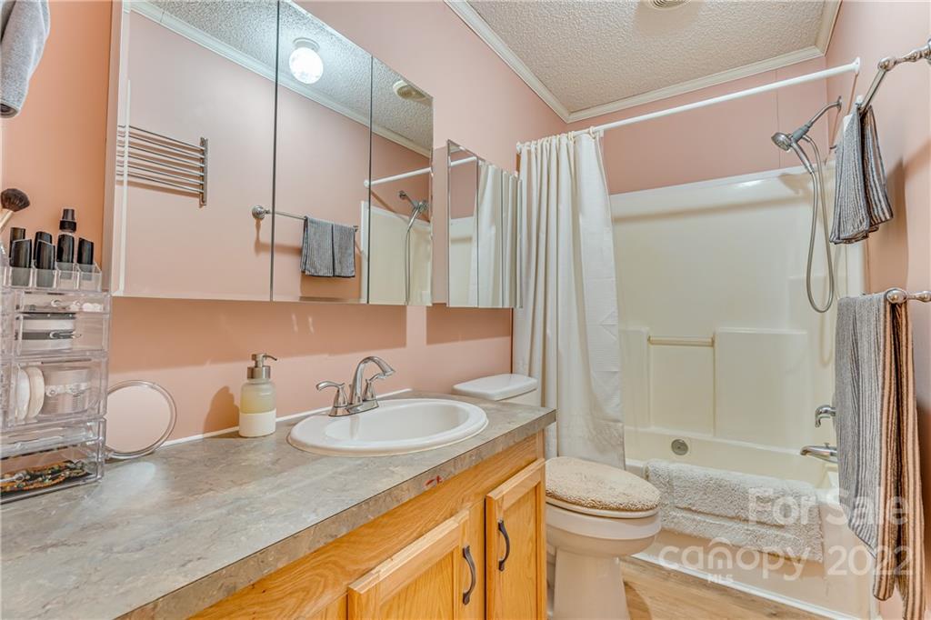 48 Country Gardens Lane Asheville NC 28806