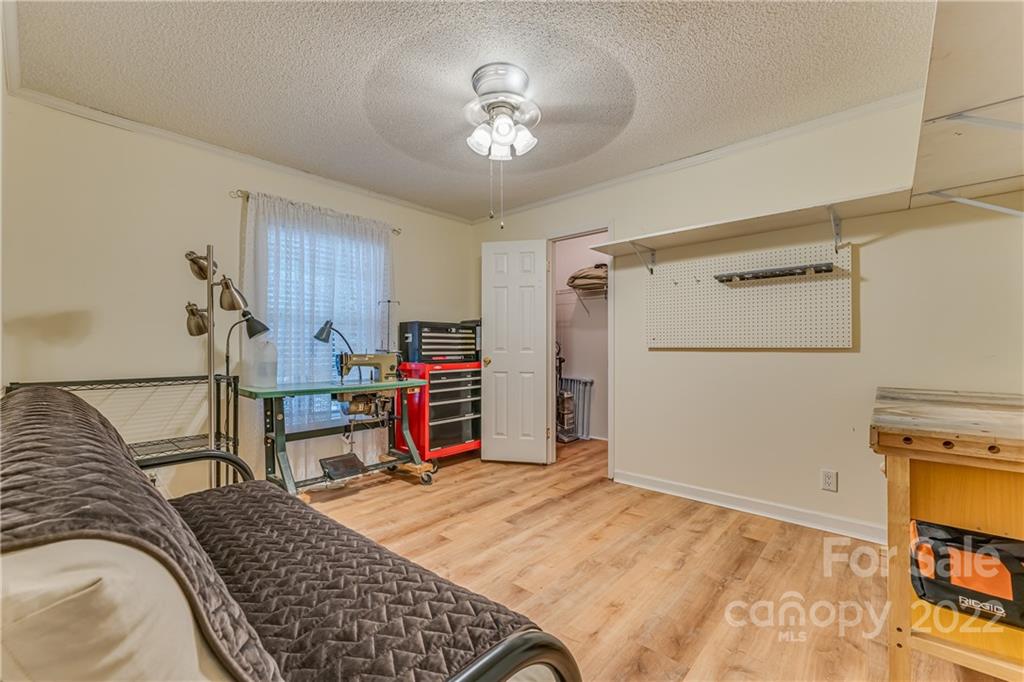 48 Country Gardens Lane Asheville NC 28806