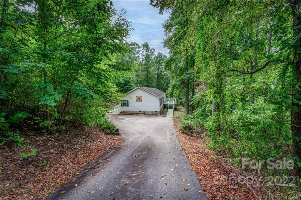 48 Country Gardens Lane Asheville NC 28806