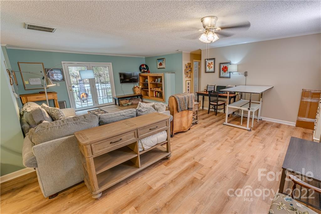 48 Country Gardens Lane Asheville NC 28806