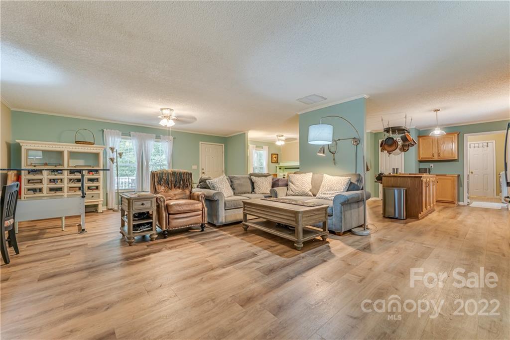 48 Country Gardens Lane Asheville NC 28806