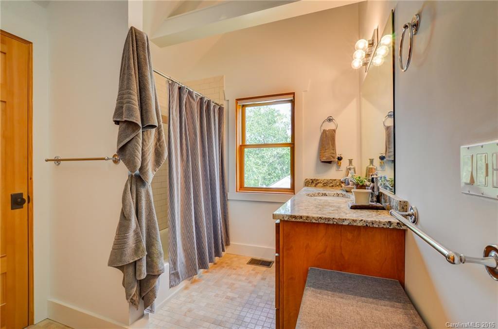 13 Reynolds Road Asheville NC 28806