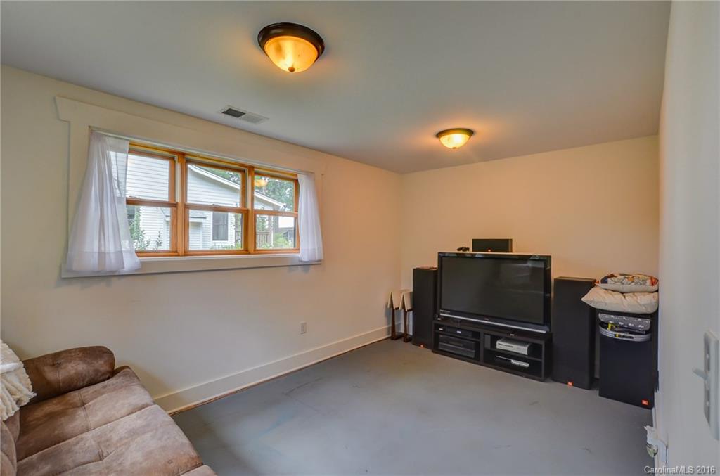13 Reynolds Road Asheville NC 28806