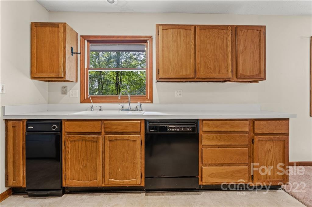 414 Foxhall Road Mills River NC 28759