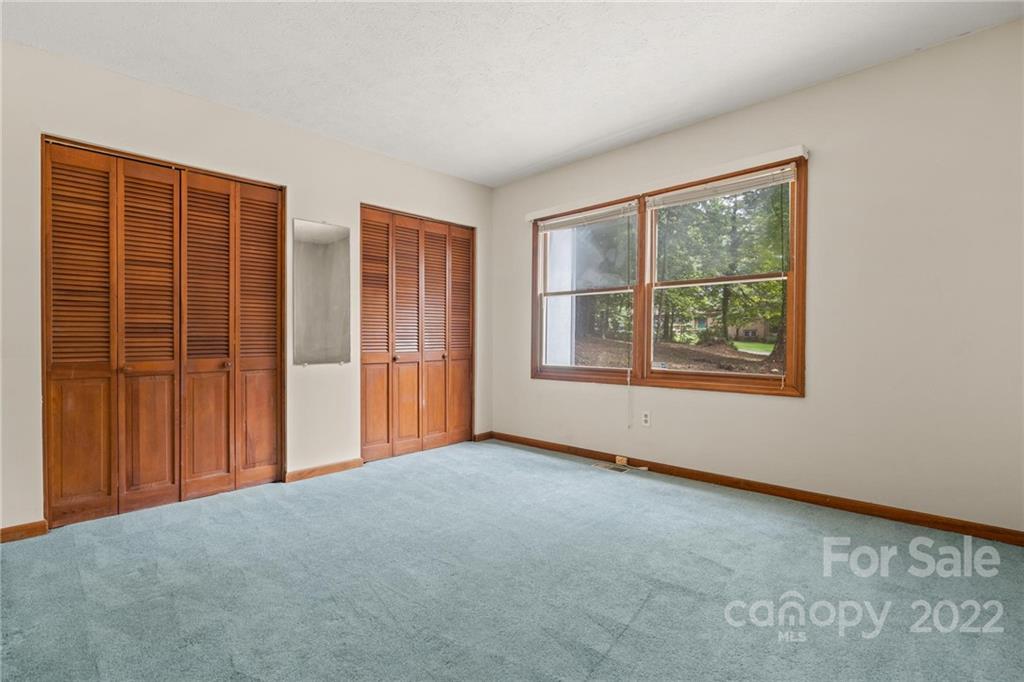 414 Foxhall Road Mills River NC 28759