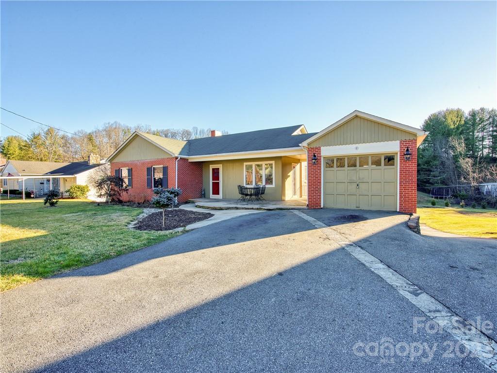 74 Rhoda Street Canton NC 28716