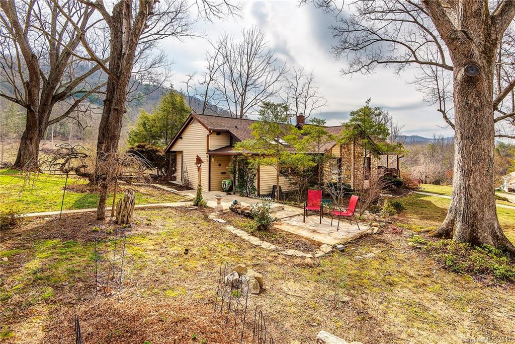 18 Mission Lane Fairview NC 28730