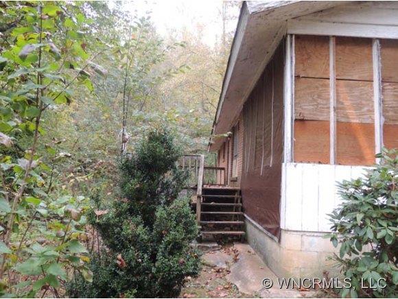 1520 West Fork Creek Road Saluda NC 28773