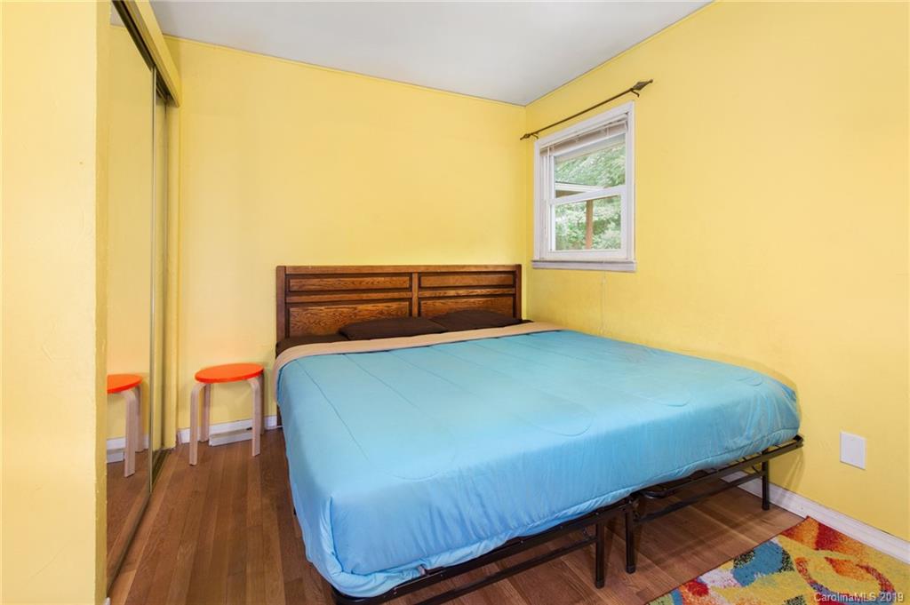 12 Starmount Drive Asheville NC 28806