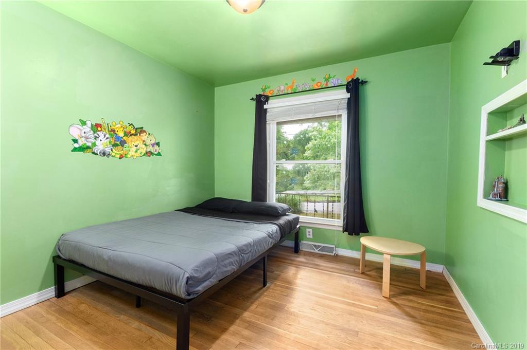 12 Starmount Drive Asheville NC 28806