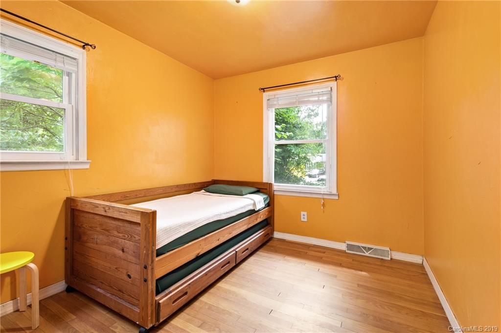 12 Starmount Drive Asheville NC 28806
