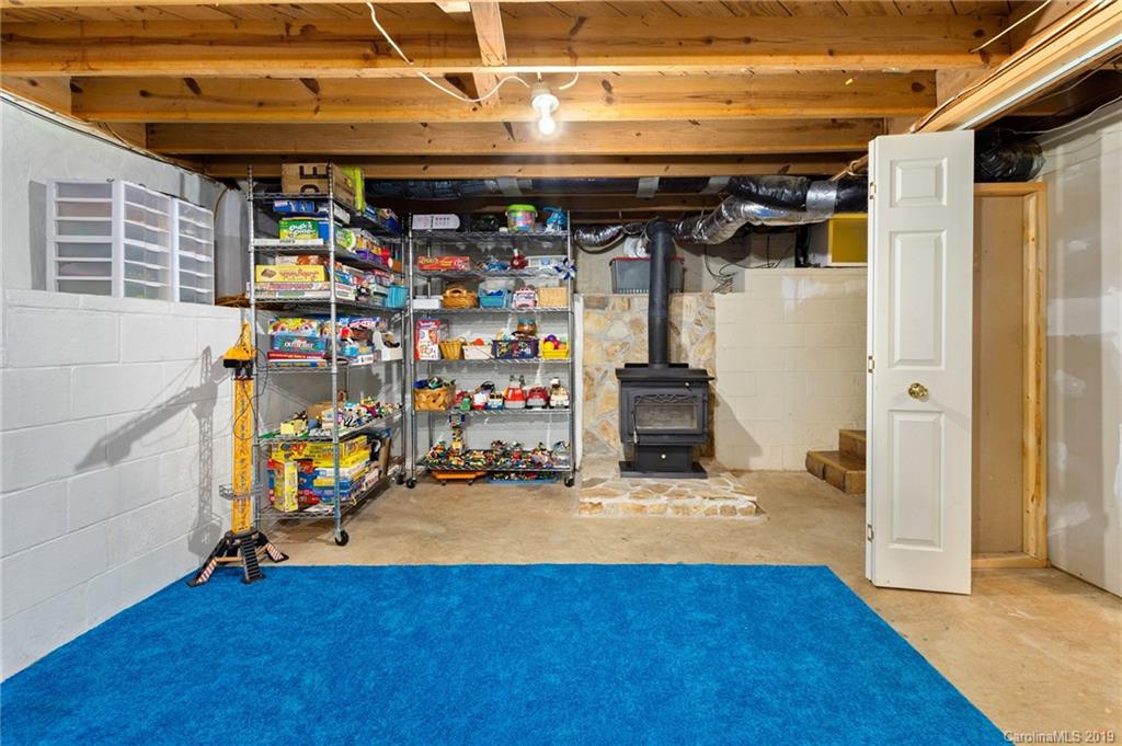 12 Starmount Drive Asheville NC 28806
