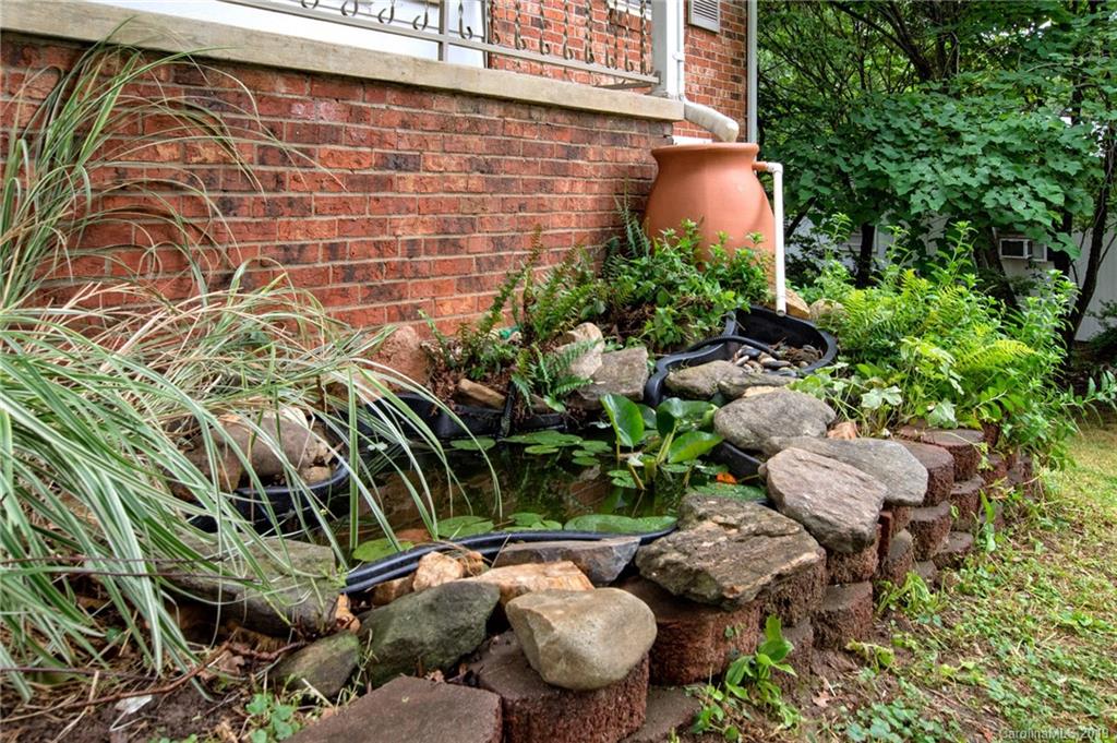 12 Starmount Drive Asheville NC 28806
