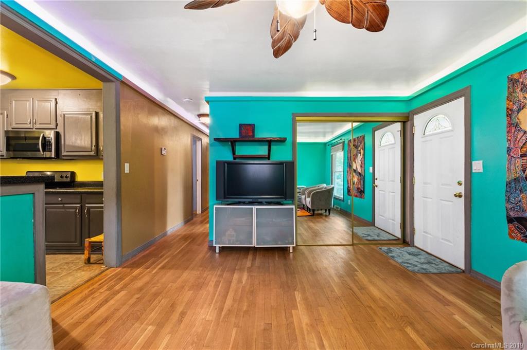 12 Starmount Drive Asheville NC 28806