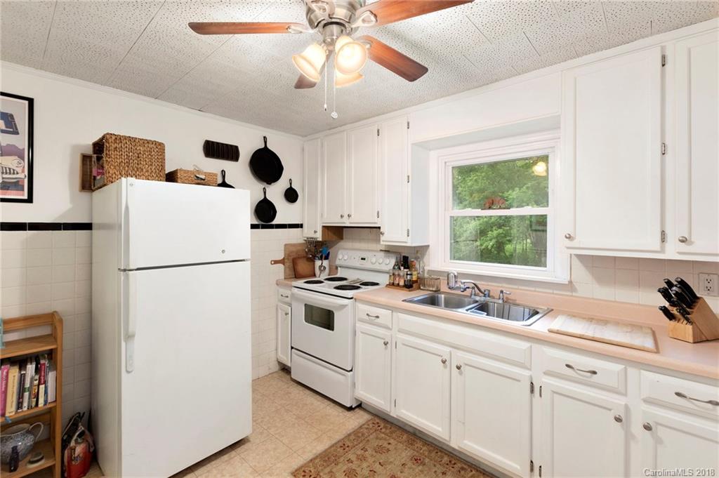 11 Joan Way Asheville NC 28806
