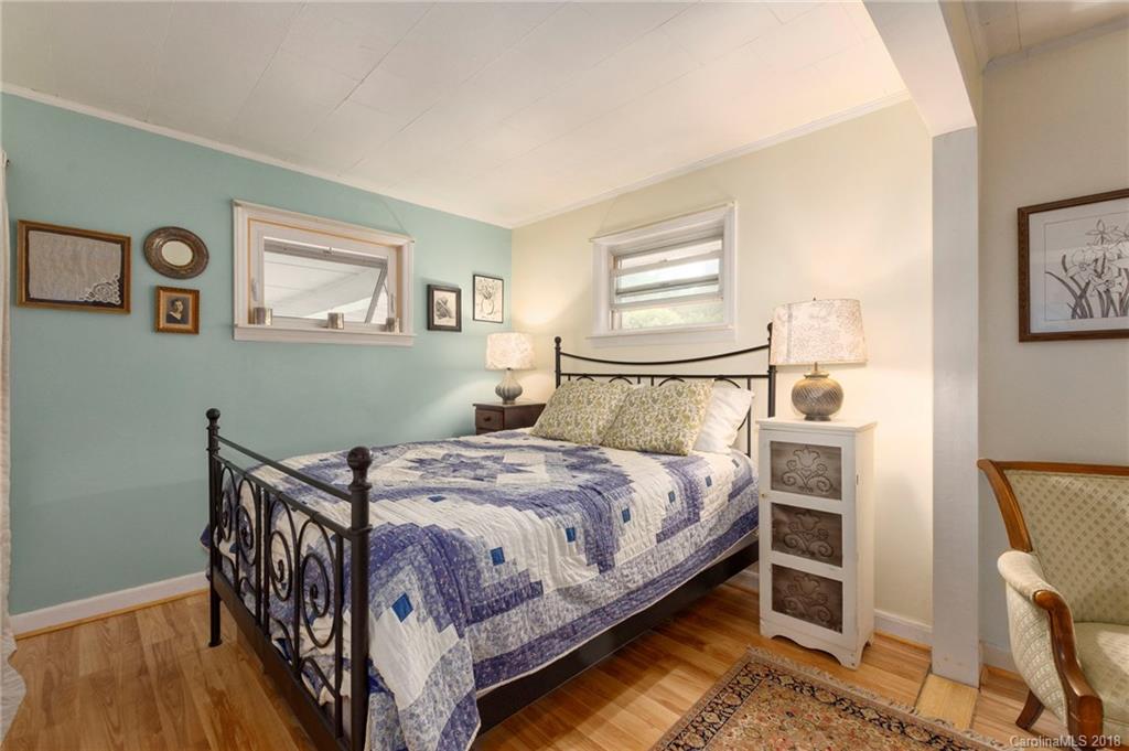 11 Joan Way Asheville NC 28806