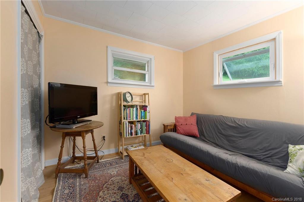 11 Joan Way Asheville NC 28806