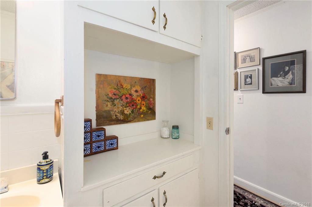 11 Joan Way Asheville NC 28806