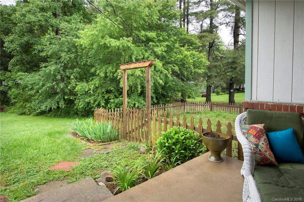 11 Joan Way Asheville NC 28806