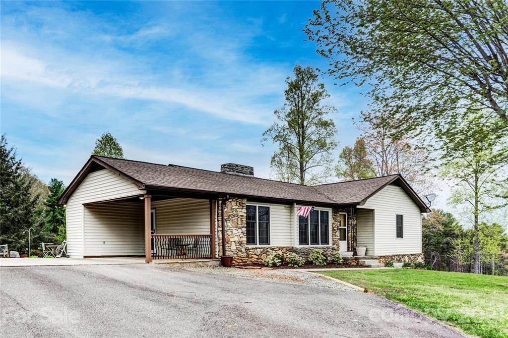 61 Star Drive Leicester NC 28748